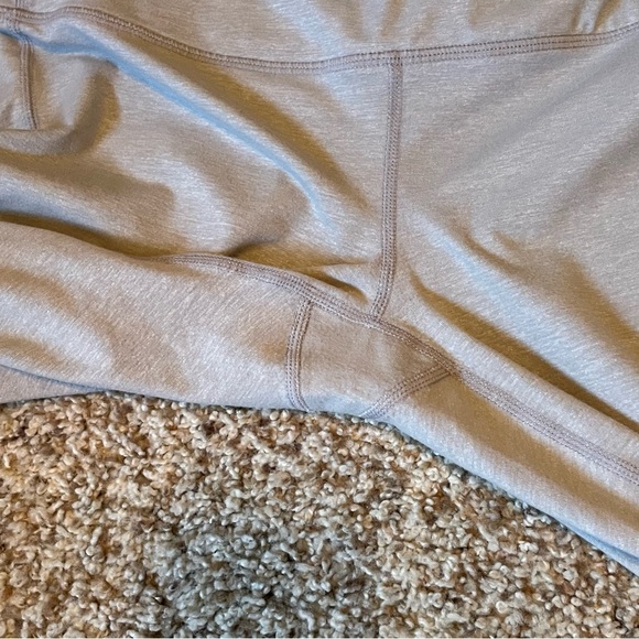 Athleta Gray Cropped Capri Yoga Athletic Training Leggings Medium - Picture 13 of 13